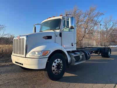 Peterbilt 337 Single Axle Cab & Chassis Truck - Paccar, 220HP, Automatic
