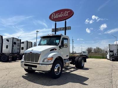 Peterbilt 536 Single Axle Cab & Chassis Truck - Paccar, 300HP, Automatic