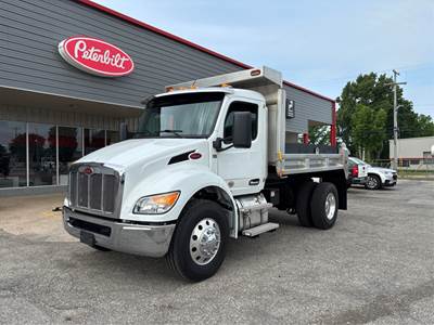 Peterbilt 536 Cab & Chassis Truck - Paccar, 300HP, 6 Spd Speed