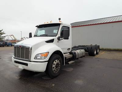 Peterbilt 548 Tandem Axle Cab & Chassis Truck - Paccar, 350HP, Automatic