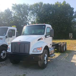 Peterbilt 548 Cab & Chassis Truck - Paccar, 370HP, 10 Spd Speed