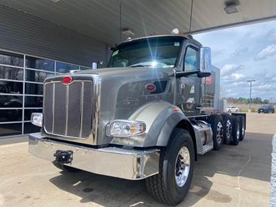 Peterbilt 567 Tandem Axle Cab & Chassis Truck - Paccar, 510HP, Amt