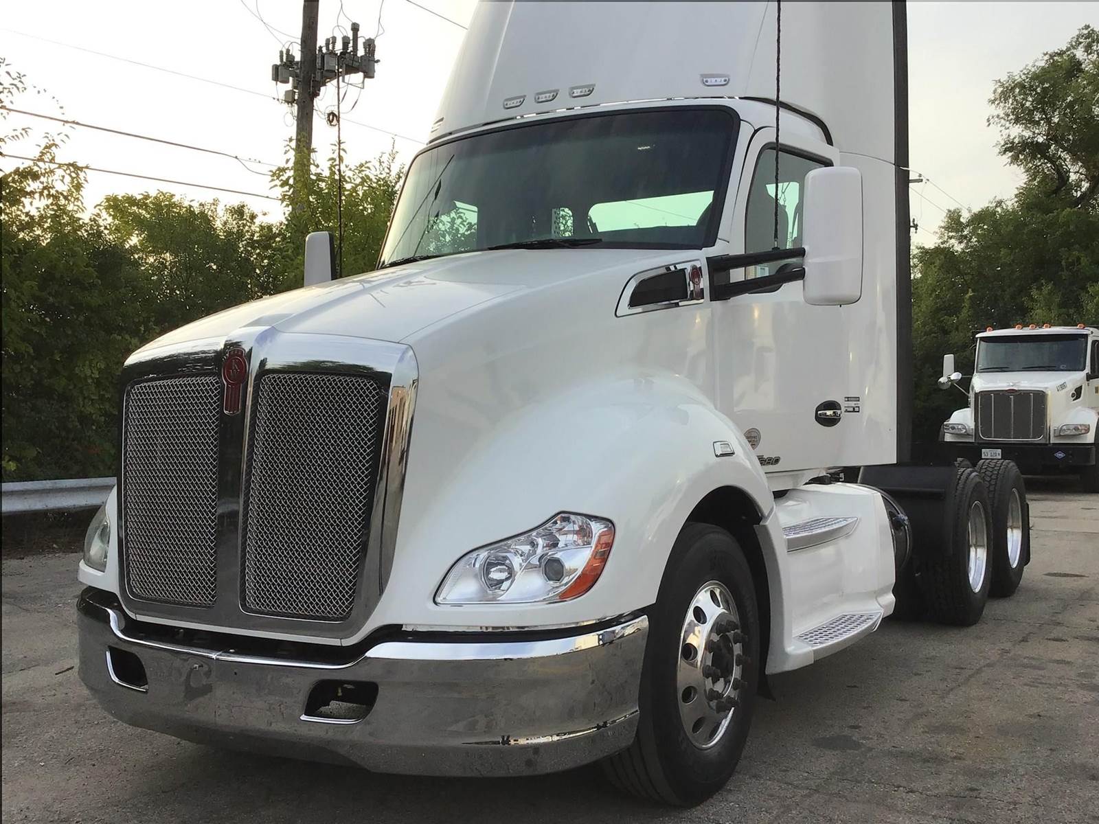 2018 Kenworth T680 Day Cab Truck Paccar 455HP For Sale, 249,954 Miles Elmhurst, IL 8679019
