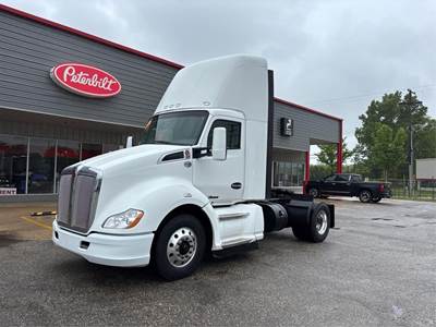 Kenworth T680 Single Axle Day Cab Truck - Paccar 455HP, Manual