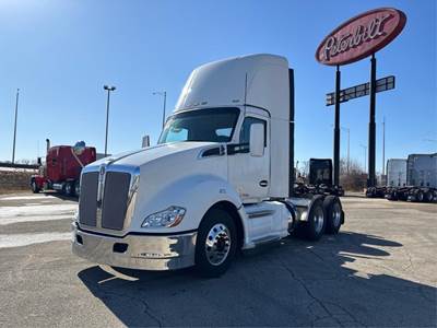 Kenworth T680 Day Cab Truck - Cummins 400HP, Automatic