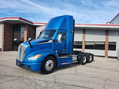 Kenworth T680 Day Cab Truck - Paccar 455HP, 12 Speed Automatic