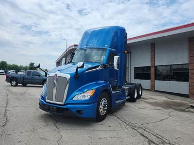 Kenworth T680 Day Cab Truck - Paccar 455HP, 12 Speed Automatic