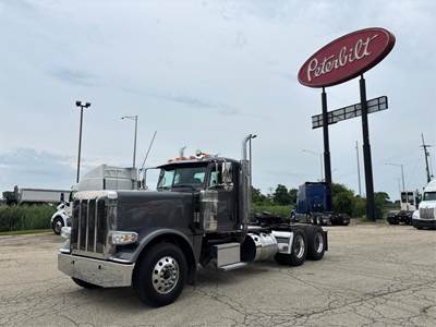 Peterbilt 389 Day Cab Truck - Paccar 455HP, Manual
