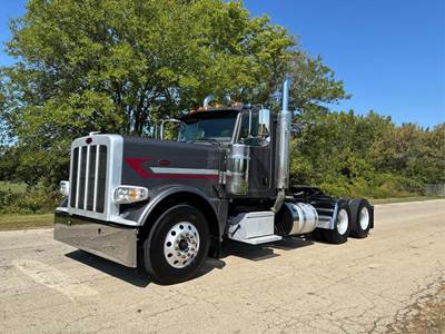 Peterbilt 389 Day Cab Truck - Paccar 455HP, Manual