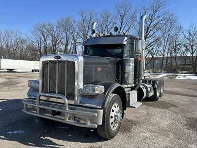 Peterbilt 389 Day Cab Truck - Paccar 510HP, Automatic