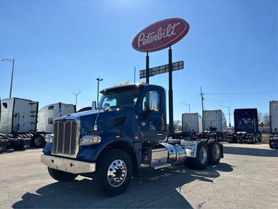 Peterbilt 567 Day Cab Truck - Paccar 455HP, Automatic