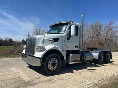 Peterbilt 567 Day Cab Truck - Paccar 455HP, Manual