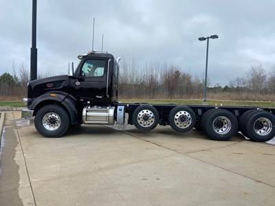 Peterbilt 567 Day Cab Truck - Paccar 510HP, 18 Spd Speed