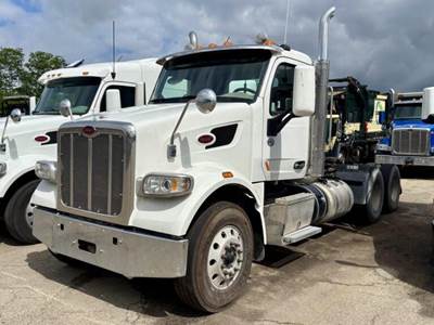 Peterbilt 567 Day Cab Truck - Paccar 455HP, 13 Speed Manual