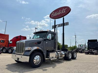 Peterbilt 567 Day Cab Truck - Paccar 455HP, 12 Speed Amt