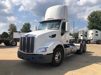 Peterbilt 579 Day Cab Truck - Paccar 455HP, Automatic