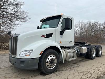 Peterbilt 579 Day Cab Truck - Cummins 400HP, Automatic