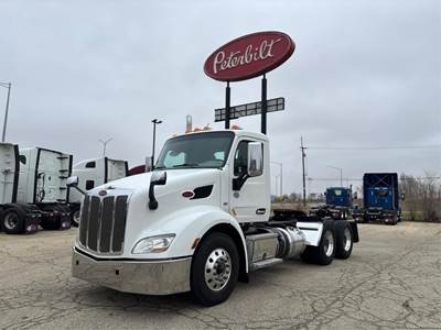 Peterbilt 579 Day Cab Truck - Paccar 455HP, Automatic