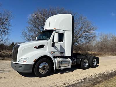 Peterbilt 579 Day Cab Truck - Paccar 455HP, Automatic