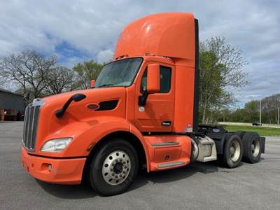 Peterbilt 579 Day Cab Truck - Paccar 455HP, 12 Speed Automatic