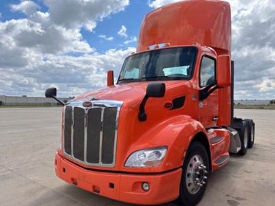Peterbilt 579 Day Cab Truck - Paccar 455HP, 12 Speed Automatic