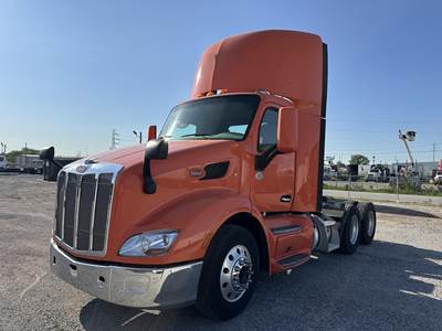 Peterbilt 579 Day Cab Truck - Paccar 455HP, 12 Speed Automatic