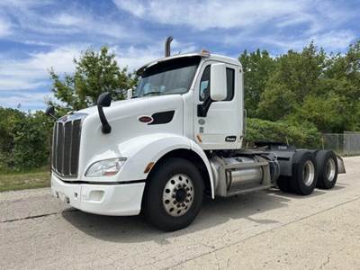 Peterbilt 579 Day Cab Truck - Paccar 455HP, 10 Speed Manual