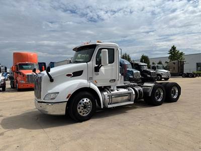 Peterbilt 579 Day Cab Truck - Paccar 455HP, 10 Speed Manual