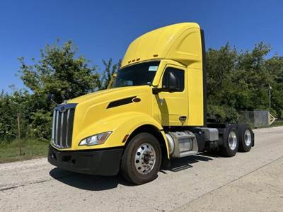 Peterbilt 579 Day Cab Truck - Cummins 450HP, 12 Speed Automatic