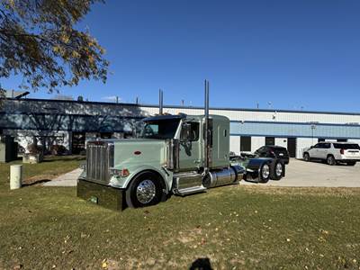 Peterbilt 589 Day Cab Truck - Cummins 565HP, 18 Spd Speed