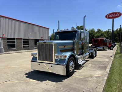 Peterbilt 589 Day Cab Truck - Cummins 565HP, 18 Spd Speed