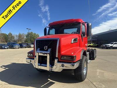 Volvo VHD64B Day Cab Truck - D13 455HP, 13 Spd Speed