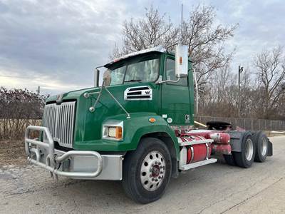 Western Star 4700 Day Cab Truck - Detroit 505HP, Automatic