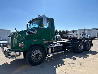 Western Star 4700 Day Cab Truck - Detroit 505HP, Automatic