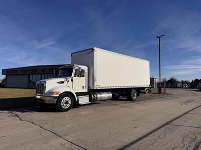 Peterbilt 337 Box Truck - 260HP, Automatic