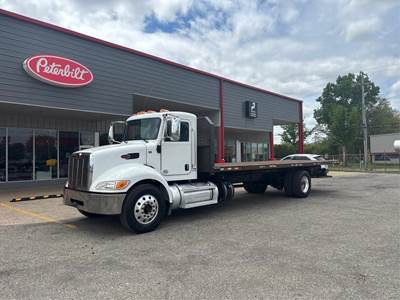 Peterbilt 337 Flatbed Truck - 220HP, Automatic