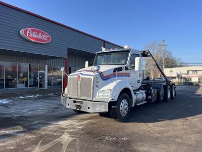 Kenworth T880 Roll Off Truck - Cummins, 485HP, Automatic