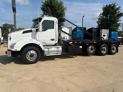 Kenworth T880 Tri Axle Roll Off Truck - Paccar, 430HP, 6 Speed Automatic