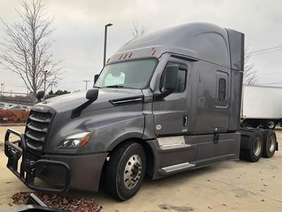 Freightliner Cascadia 125 Sleeper Semi Truck - 72" Raised Roof Sleeper, Detroit 455HP, Automatic