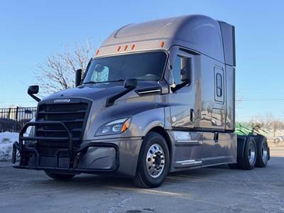 Freightliner Cascadia 125 Sleeper Semi Truck - 72" Raised Roof Sleeper, Detroit 455HP, Automatic