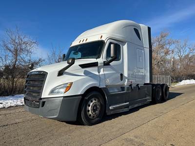 Freightliner Cascadia 126 Sleeper Semi Truck - 72" Raised Roof Sleeper, Detroit 400HP, Automatic