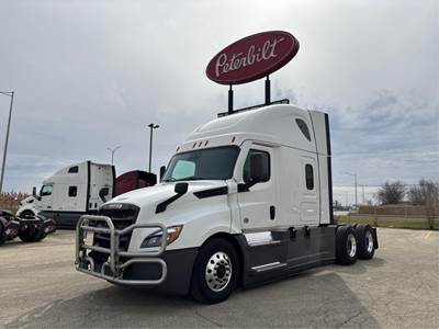 Freightliner Cascadia 126 Sleeper Semi Truck - 72" Raised Roof Sleeper, Detroit 455HP, Automatic