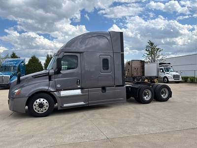 Freightliner Cascadia 126 Sleeper Semi Truck - 72" Raised Roof Sleeper, Detroit 455HP, Automatic