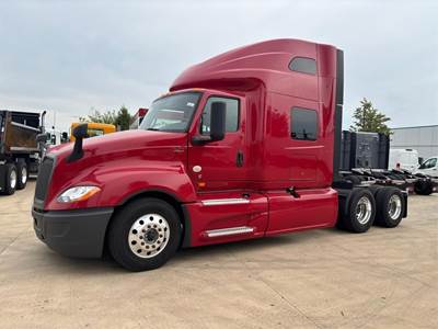 International LT Sleeper Semi Truck - 73" Raised Roof Sleeper, Cummins 450HP, Automatic