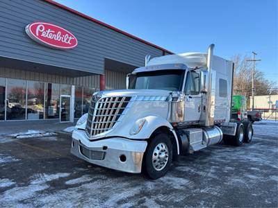 International LoneStar Sleeper Semi Truck - 72" Mid Roof Sleeper, Cummins 550HP, Manual