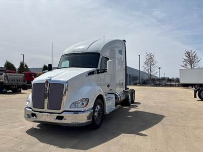 Kenworth T680 Sleeper Semi Truck - 76" Raised Roof Sleeper, Paccar 455HP, Automatic