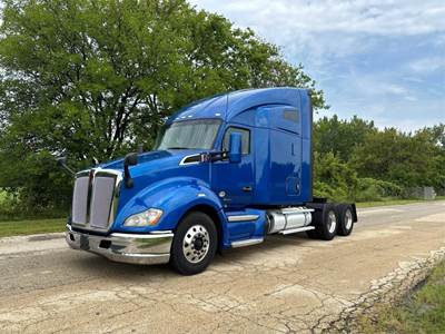 Kenworth T680 Sleeper Semi Truck - Cummins 400HP
