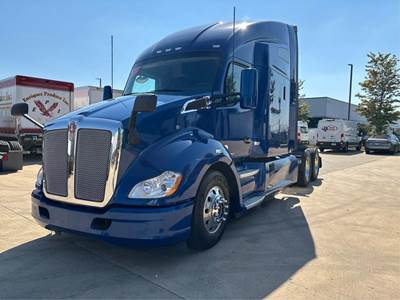 Kenworth T680 Sleeper Semi Truck - 76" Raised Roof Sleeper, Paccar 455HP, Automatic