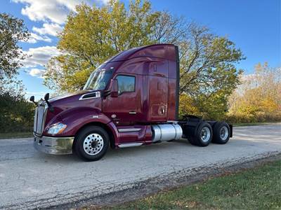 Kenworth T680 Sleeper Semi Truck - 52" Mid Roof Sleeper, Paccar 455HP, Automatic