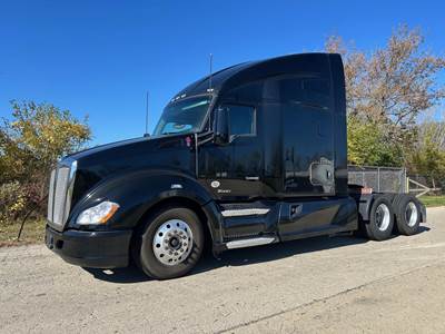 Kenworth T680 Sleeper Semi Truck - 76" Raised Roof Sleeper, Cummins 450HP, Automatic